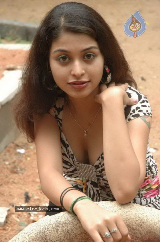 Naga Sri Hot Photos - 5 / 53 photos