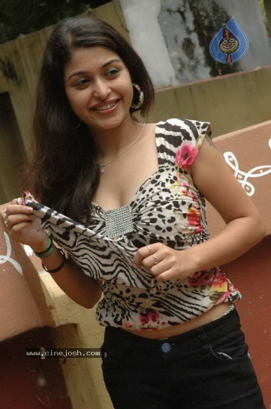 Naga Sri Hot Photos - 25 / 53 photos