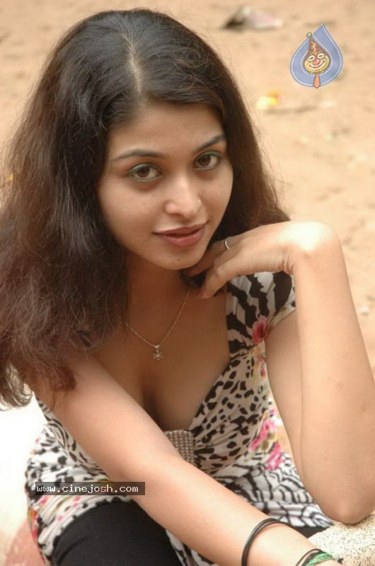 Naga Sri Hot Photos - 27 / 53 photos