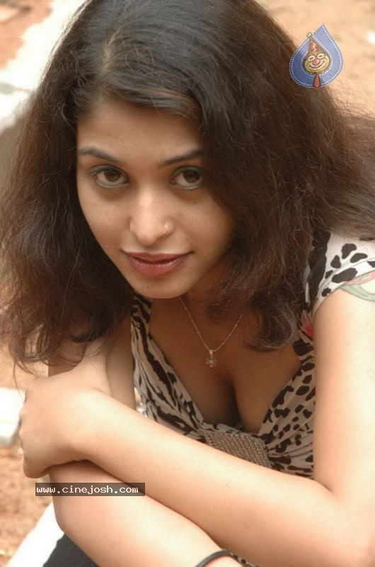 Naga Sri Hot Photos - 46 / 53 photos