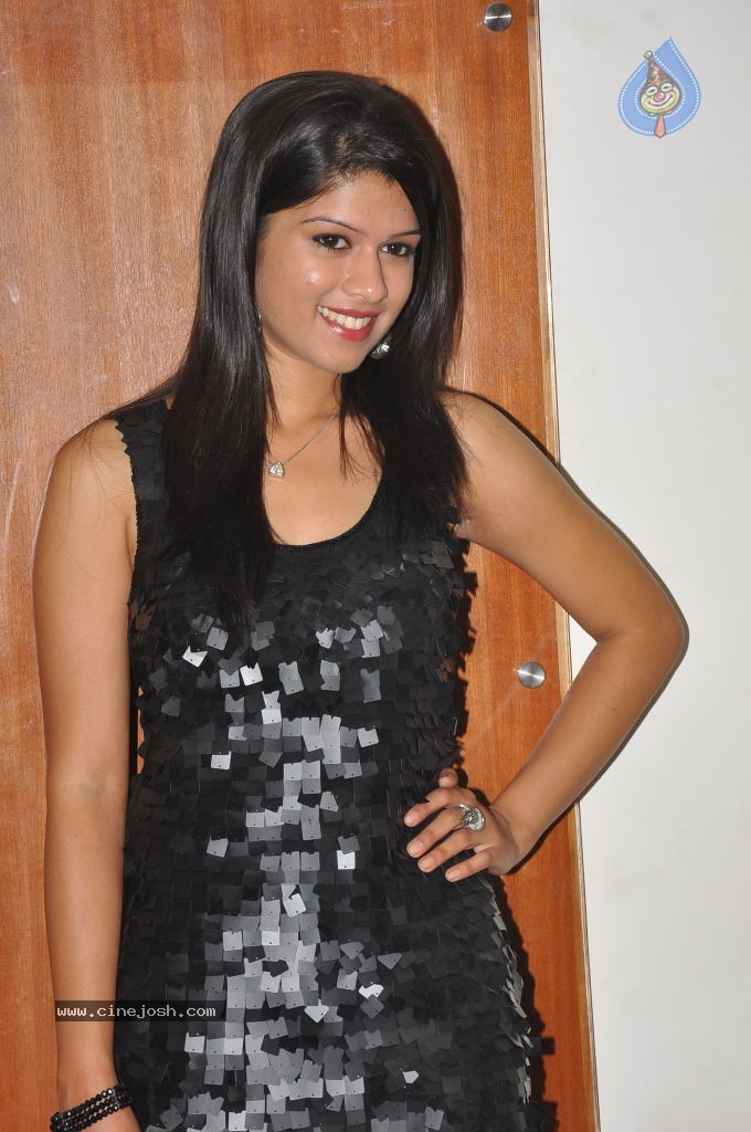 Nakshatra Hot Photos - 10 / 113 photos