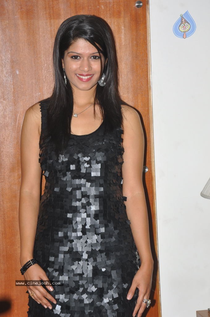 Nakshatra Hot Photos - 16 / 113 photos