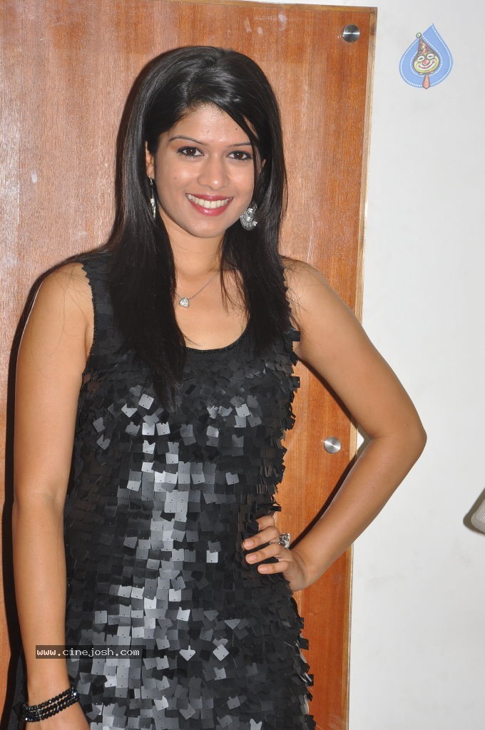 Nakshatra Hot Photos - 29 / 113 photos