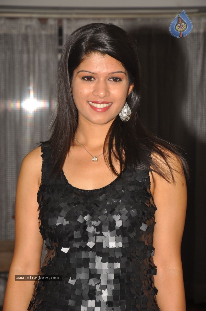 Nakshatra Hot Photos - 94 / 113 photos