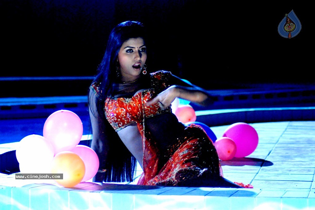 Nalini Kumari Spicy Stills - 35 / 109 photos