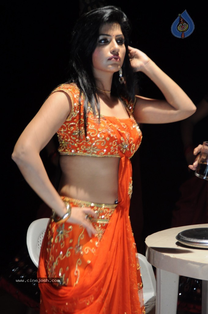 Nalini Kumari Spicy Stills - 47 / 109 photos