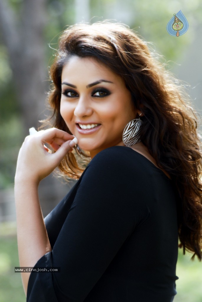 Namitha New Hot Stills - 14 / 34 photos
