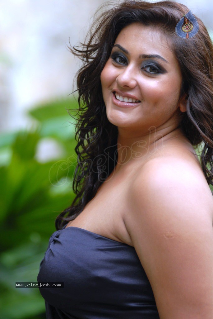 Namitha New Spicy Photos - 51 / 87 photos