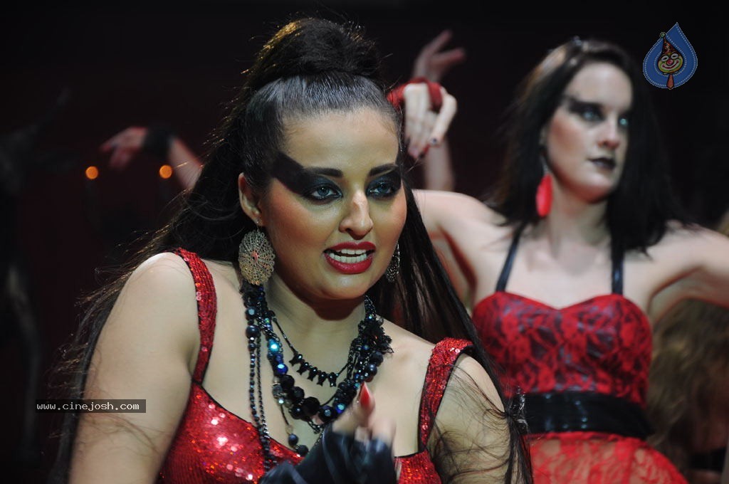 Nankam Pirai Tamil Movie Spicy Photos - 10 / 86 photos