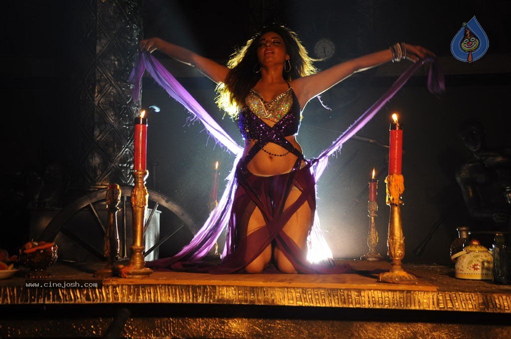 Nankam Pirai Tamil Movie Spicy Photos - 53 / 86 photos