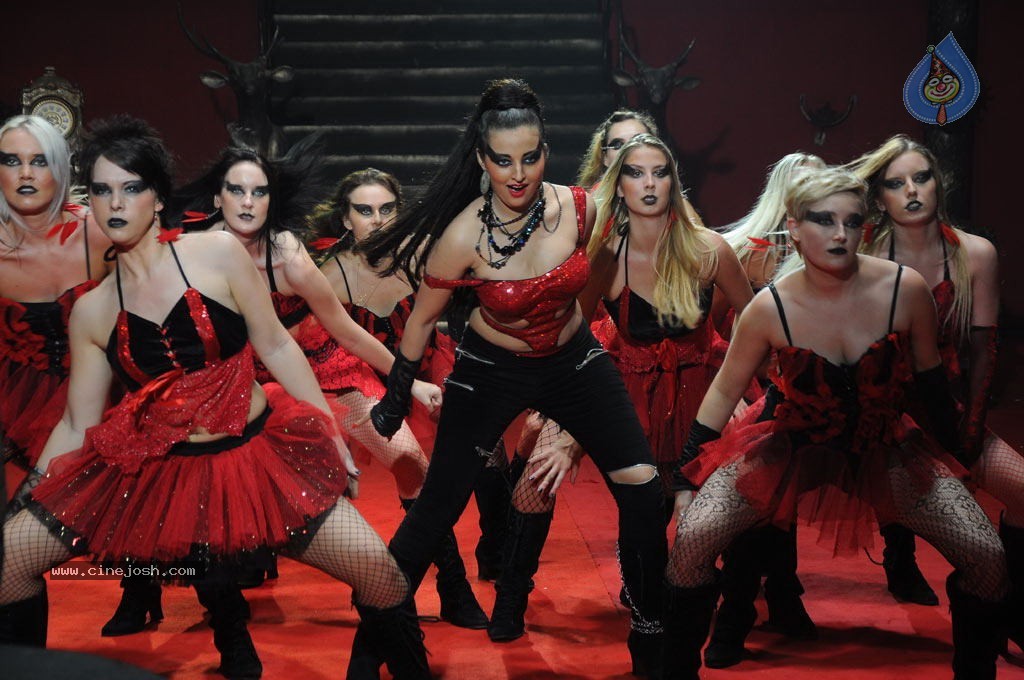 Nankam Pirai Tamil Movie Spicy Photos - 62 / 86 photos