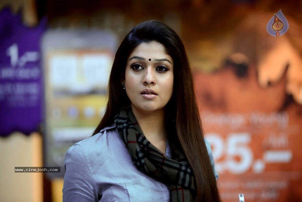 Nayanthara Hot Stills - 4 / 40 photos