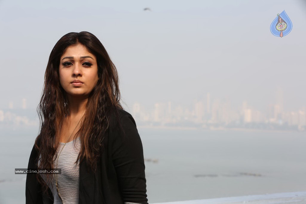 Nayanthara New Spicy Stills - 86 / 88 photos