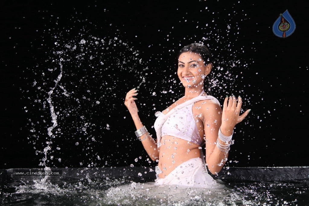 Neelam Upadhyay Hot Pics - 30 / 56 photos