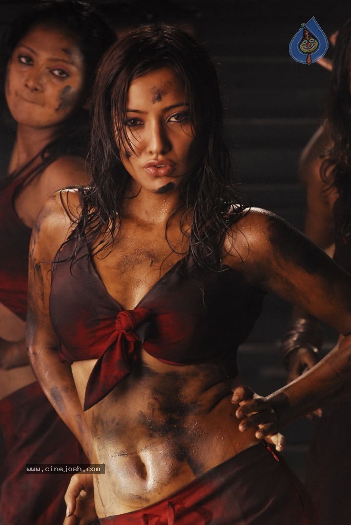 Neha Sharma Hot Stills - 28 / 40 photos