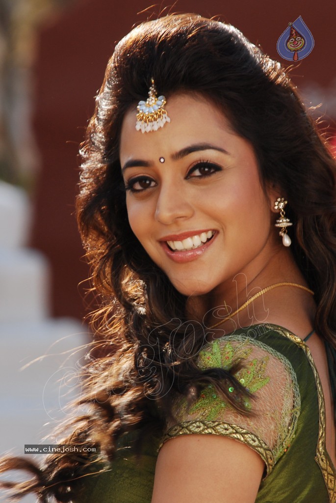 Nisha Agarwal Spicy Pics - 80 / 120 photos