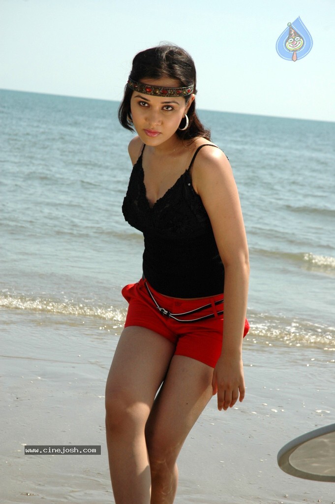 Nisha Kothari New Hot Stills - 12 / 57 photos