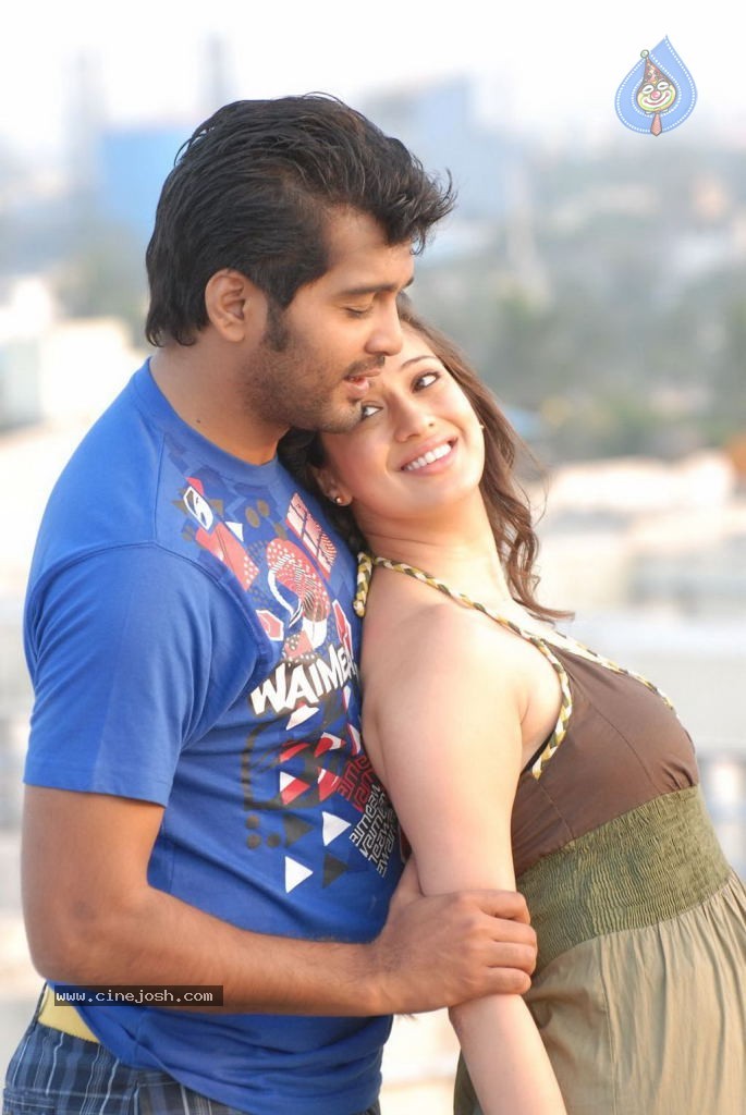 Onbathula Guru Tamil Movie Hot Stills - 10 / 66 photos
