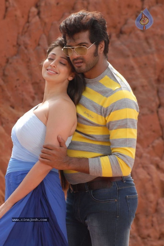 Onbathula Guru Tamil Movie Hot Stills - 28 / 66 photos