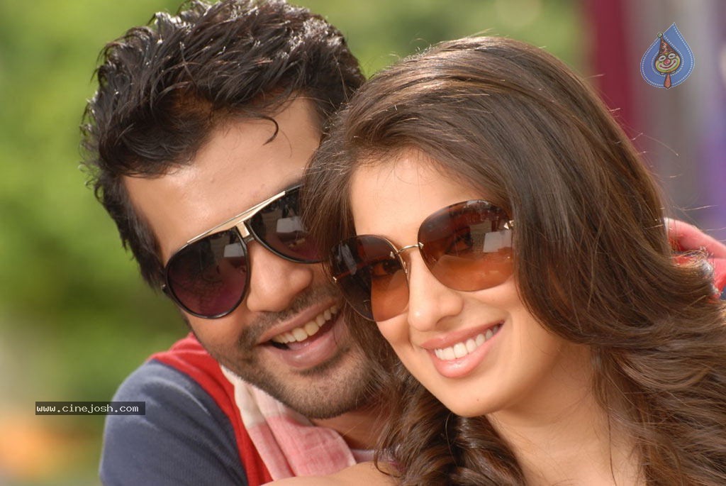 Onbathula Guru Tamil Movie Hot Stills - 42 / 66 photos