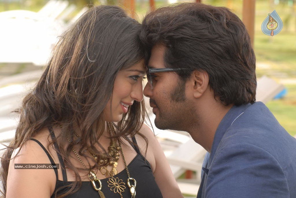 Onbathula Guru Tamil Movie Hot Stills - 43 / 66 photos