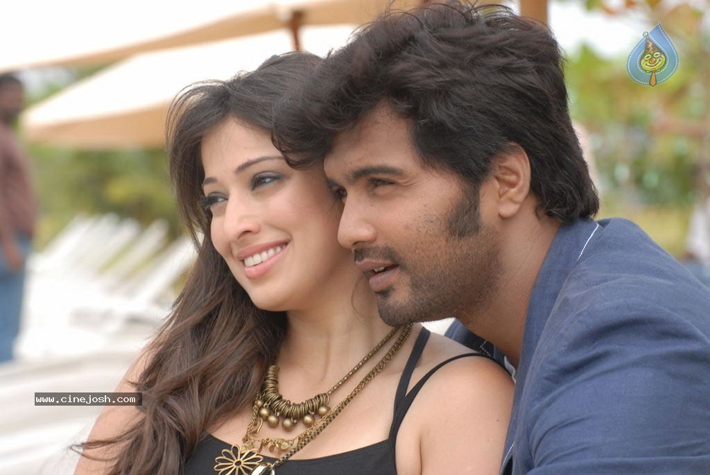 Onbathula Guru Tamil Movie Hot Stills - 58 / 66 photos