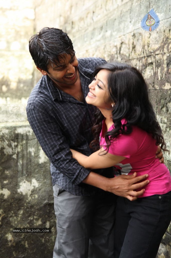 Paagan Tamil Movie Hot Stills - 33 / 61 photos