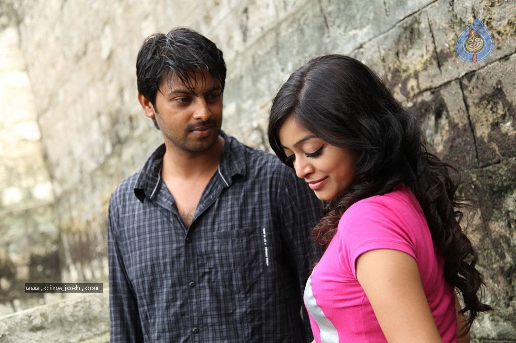 Paagan Tamil Movie Hot Stills - 36 / 61 photos