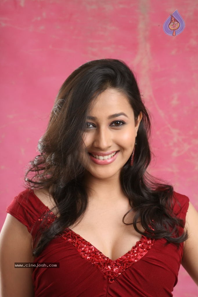 Panchi Bora Hot Photos - 39 / 40 photos