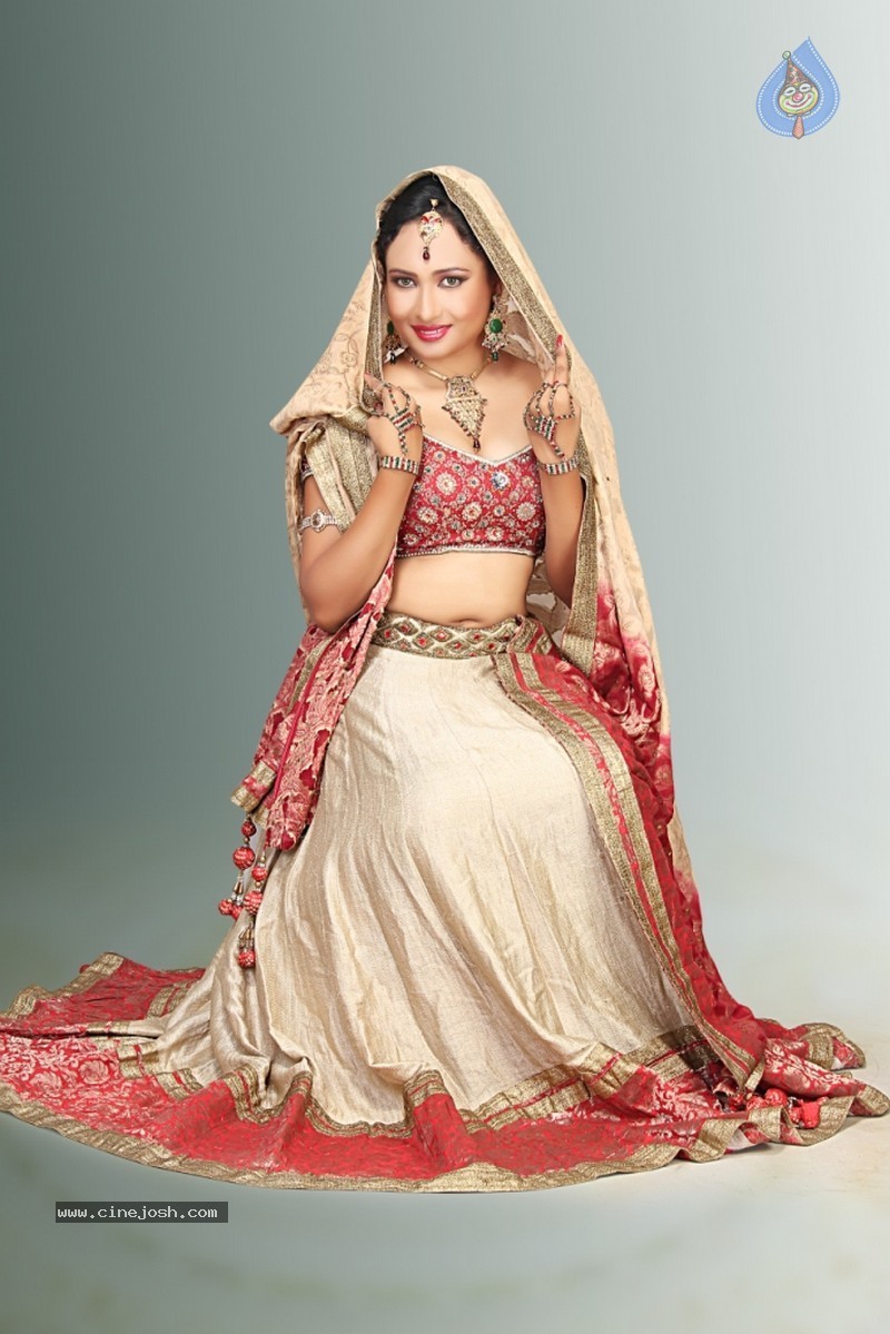 Pearl De Souza Spicy Stills - 18 / 19 photos