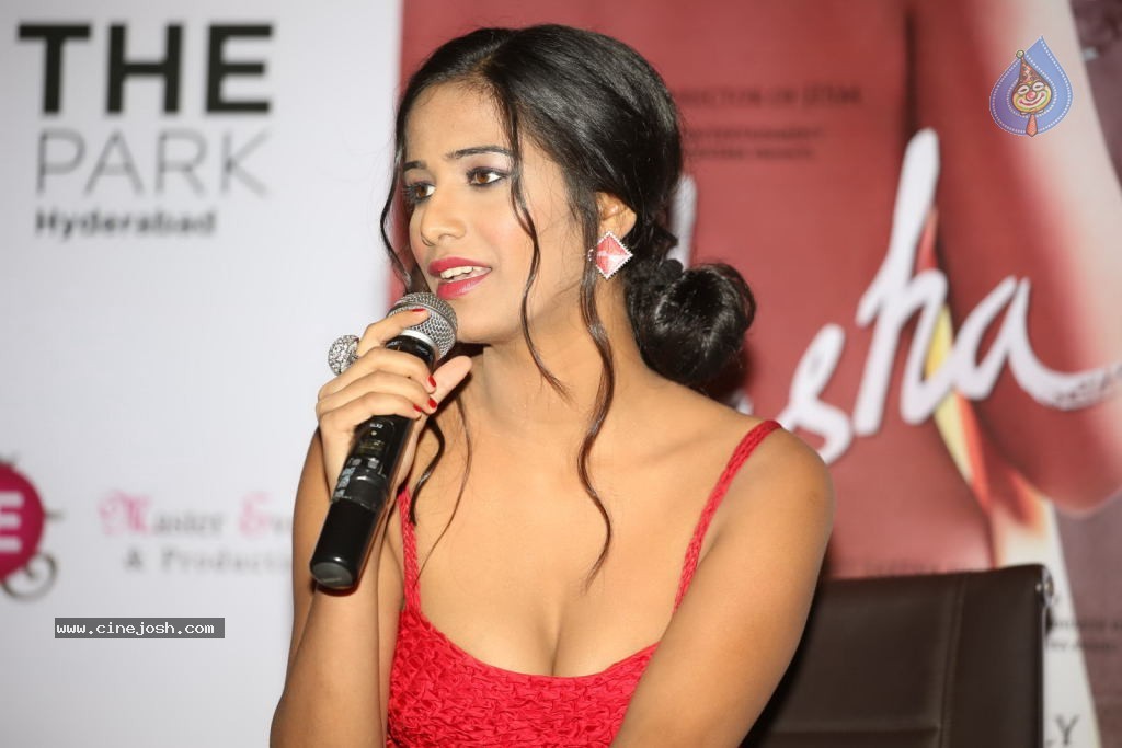 Poonam Pandey Hot Photos - 146 / 146 photos
