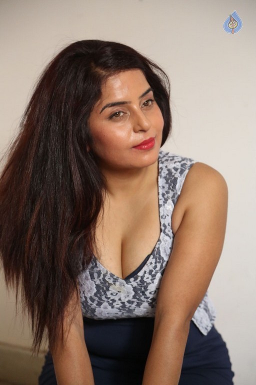 Prachee Adhikari Hot Photos - 38 / 42 photos