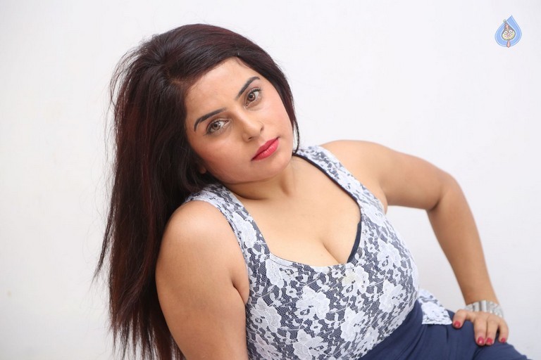 Prachee Adhikari Hot Photos - 42 / 42 photos