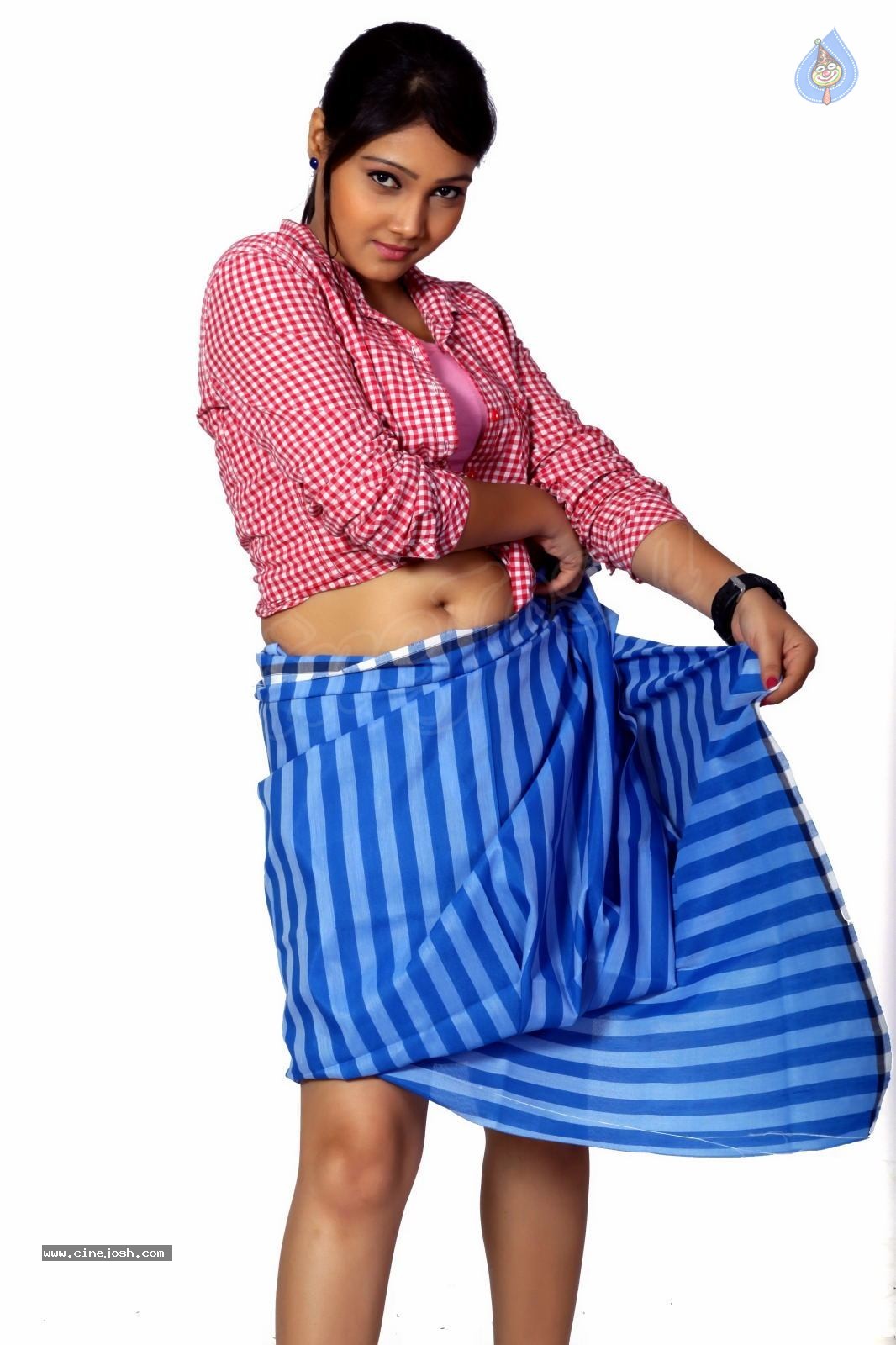 Priyanka Hot Photo Shoot - 20 / 50 photos