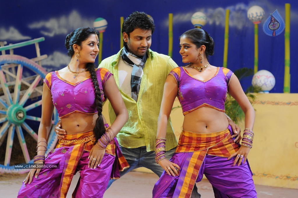 Raaj Movie Spicy Stills - 12 / 37 photos