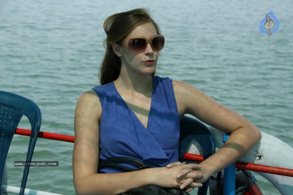 Rachel Hot Stills - 10 / 88 photos