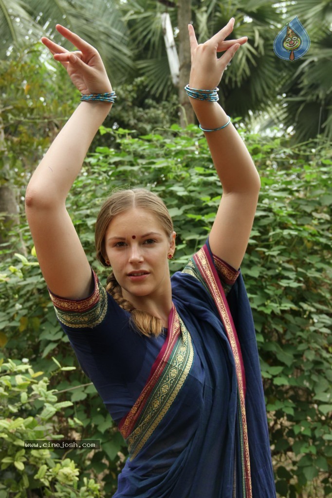 Rachel Hot Stills - 34 / 88 photos