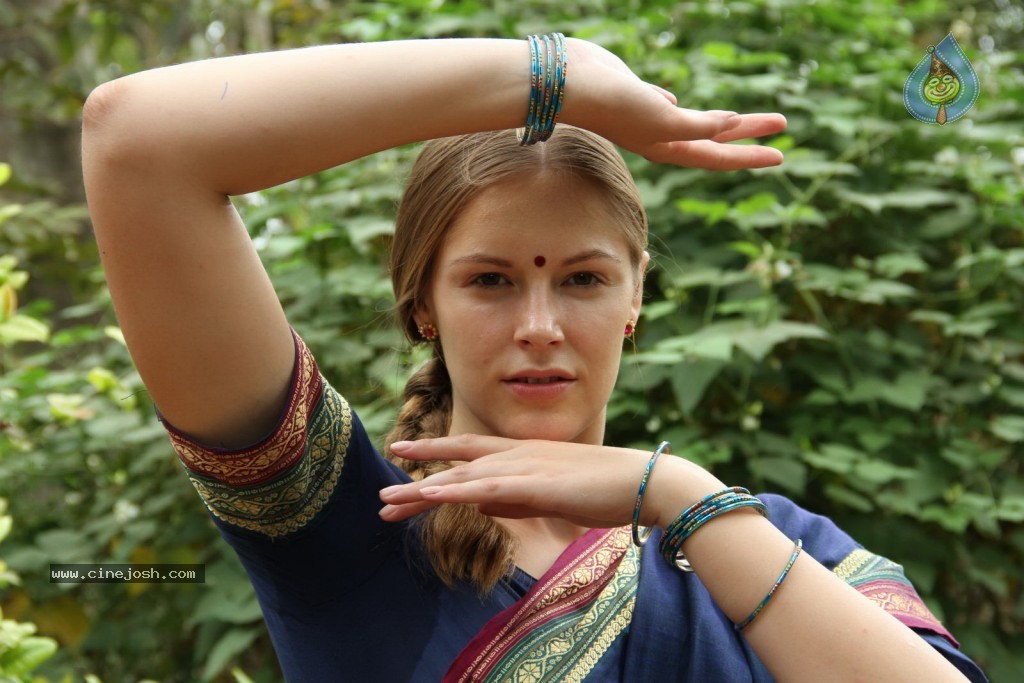 Rachel Hot Stills - 47 / 88 photos