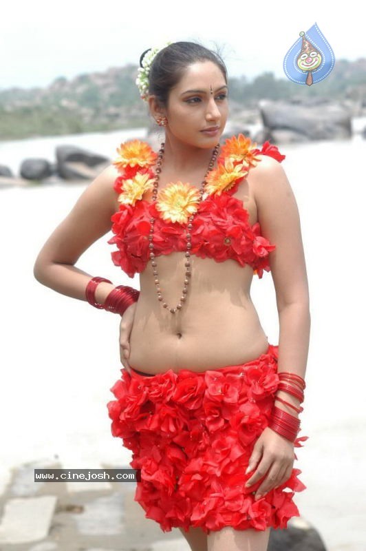 Ragini Spicy Stills - 12 / 13 photos