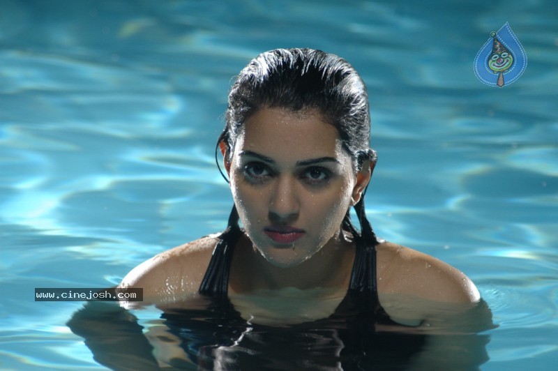 Ramya Raj Spicy Pics - 4 / 57 photos