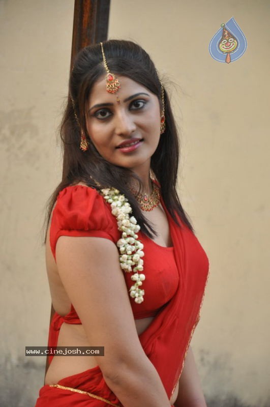 Reshmi Spicy Stills - 4 / 118 photos