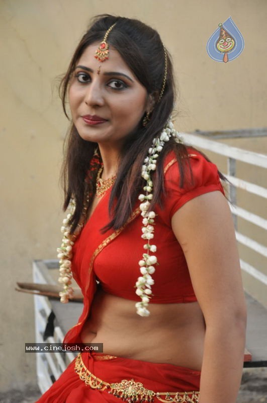 Reshmi Spicy Stills - 13 / 118 photos