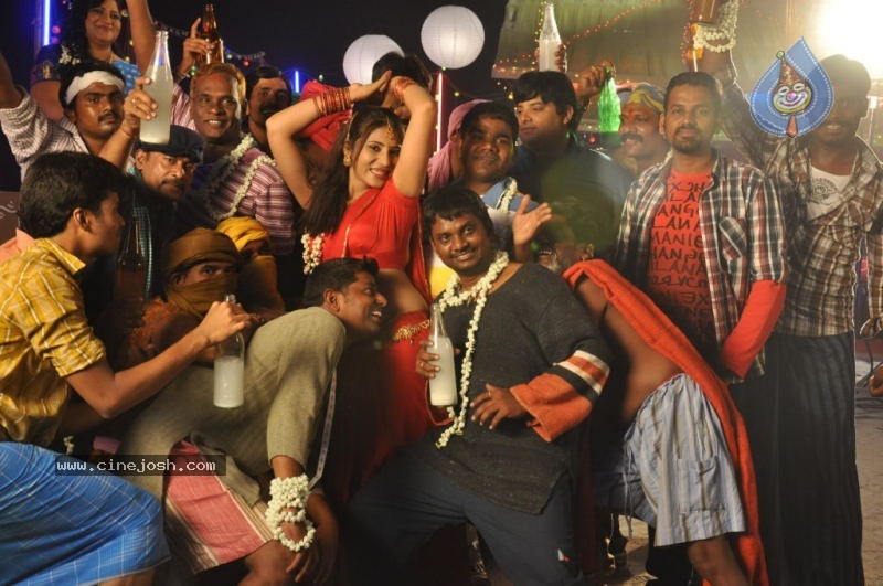 Reshmi Spicy Stills - 56 / 118 photos