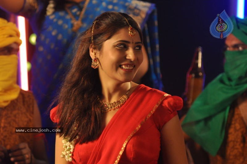 Reshmi Spicy Stills - 105 / 118 photos