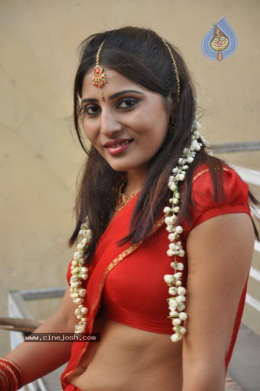 Reshmi Spicy Stills - 109 / 118 photos