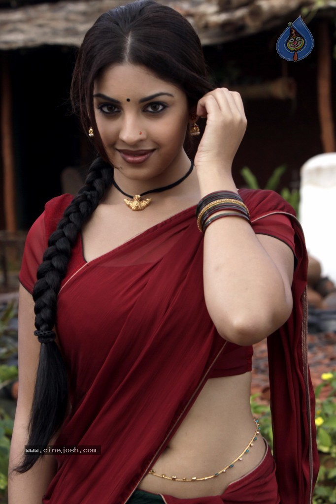 Richa Gangopadhyay Spicy Pics - 2 / 65 photos