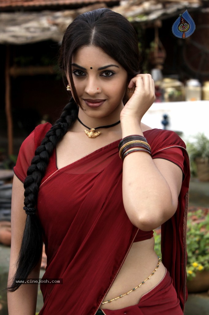 Richa Gangopadhyay Spicy Pics - 11 / 65 photos