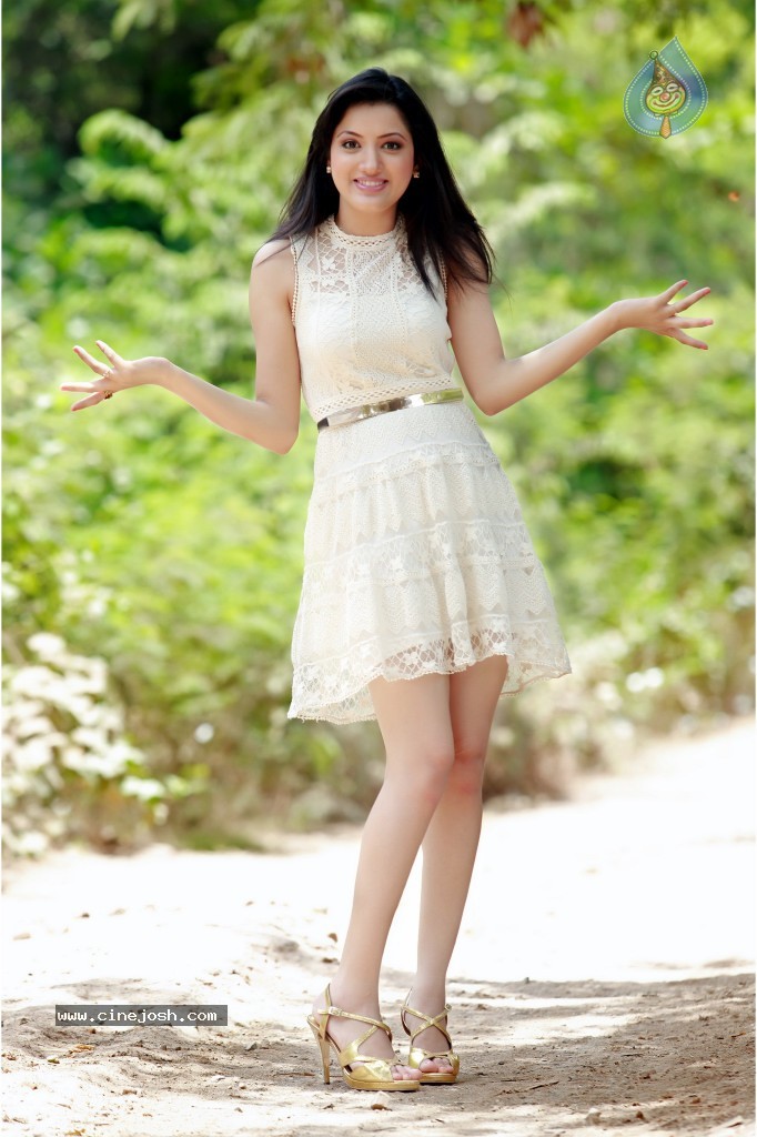 Richa Panai Hot Stills - 26 / 32 photos