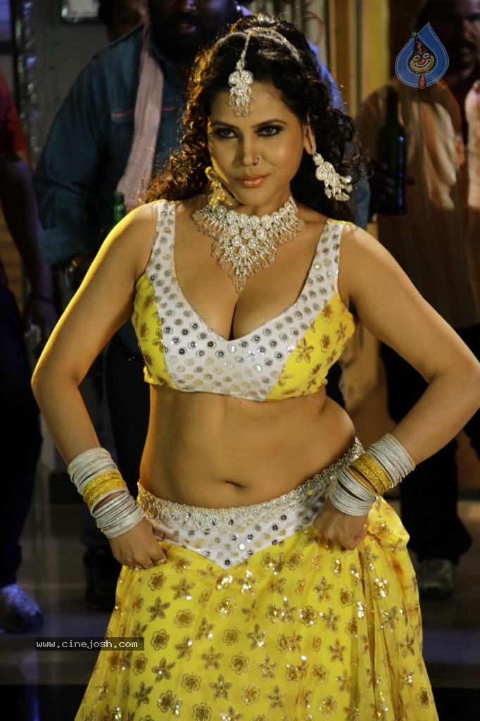 Sakina Spicy Stills - 11 / 131 photos