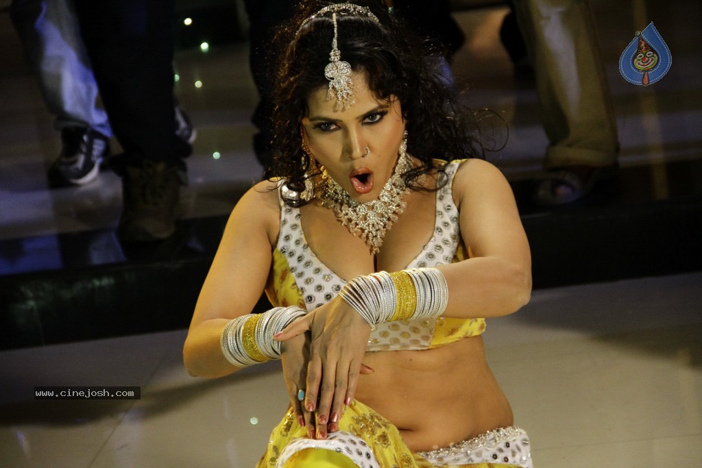 Sakina Spicy Stills - 18 / 131 photos